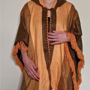 Llama/wool mix poncho hooded Orange